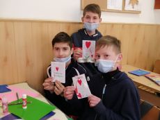 Martisoare pentru mame - clasa I - clasa a V-a - clasa a VI-a A - clasa a VI-a B